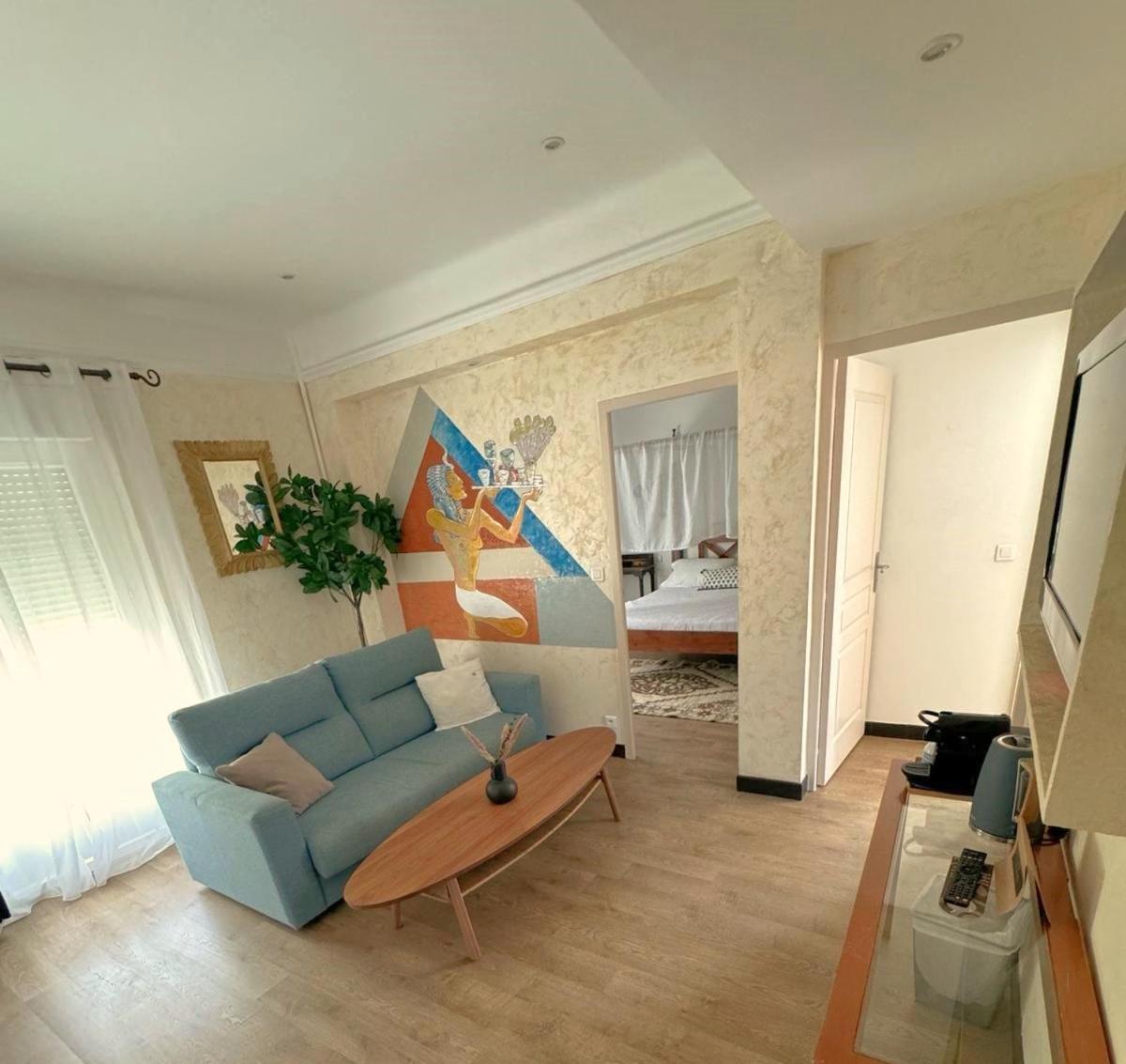 Hotel Les Flots Bleus لو لا فاندو المظهر الخارجي الصورة